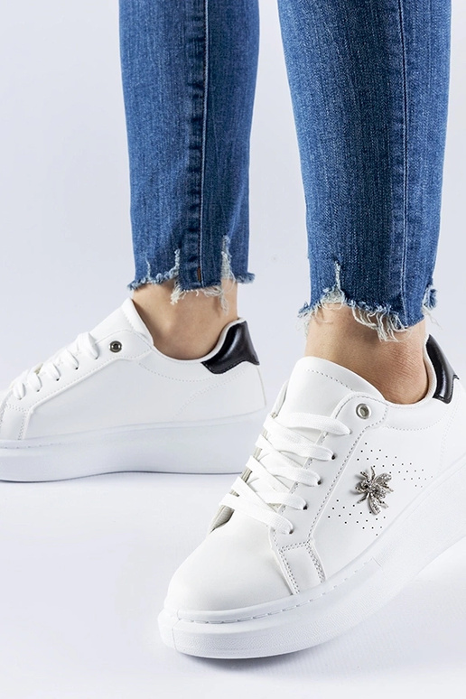 Zapatillas blancas con aplicación de...
