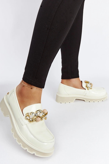 Mocasines de cuero beige lacados GOE NN2N4202
