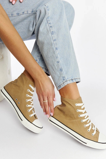 Zapatillas altas marrones...