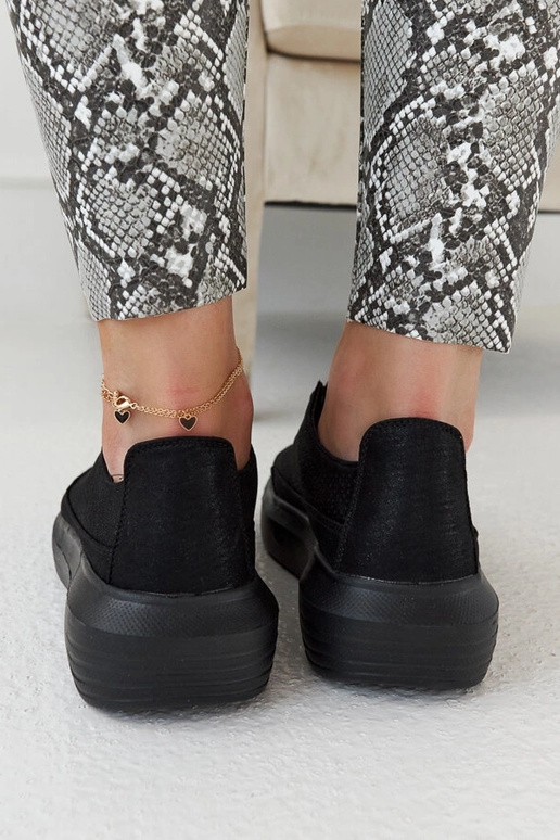 Zapatillas negras de mujer con...