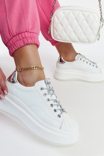 Zapatillas blancas con...