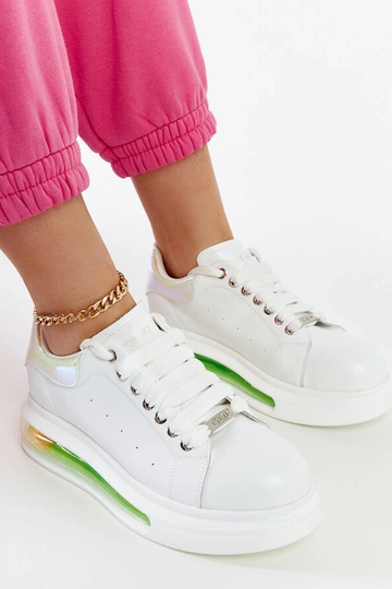 Zapatillas blancas con plataforma GOE NN2N4029