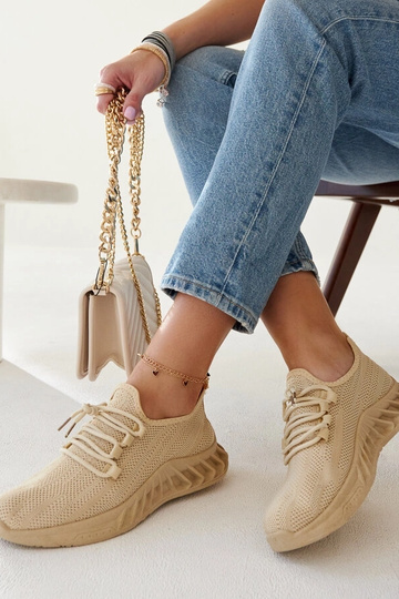 Zapatillas de tela beige...