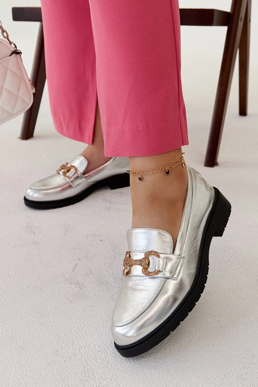 Mocasines plateados con circonitas...