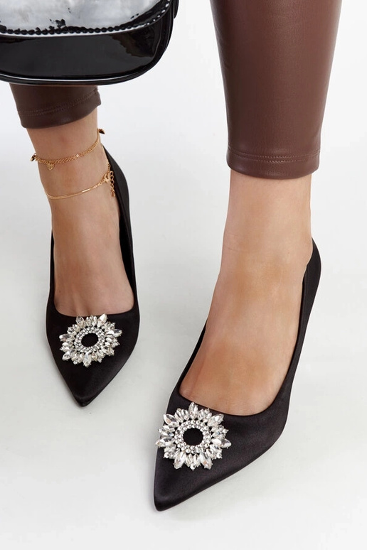 Stilettos negros satinados con...