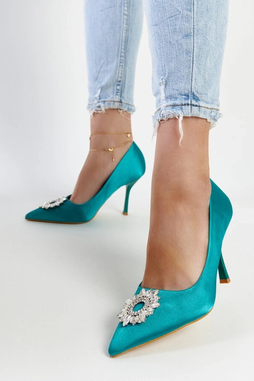 Stilettos de satén verde con...