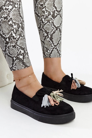 Botas negras de media caña...