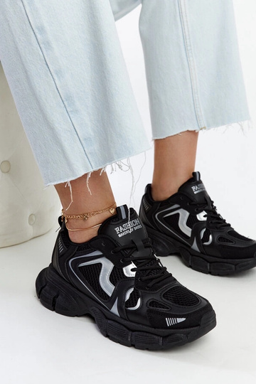 Zapatillas negras con suela jacobina masiva