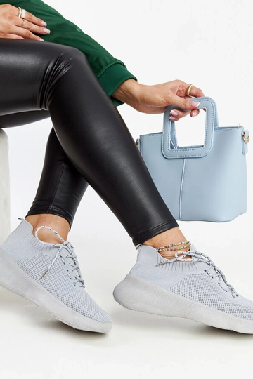 Zapatillas deportivas... 2