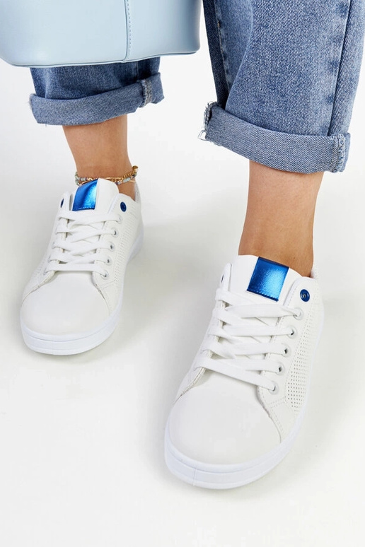 Zapatillas blancas de piel ecológica...