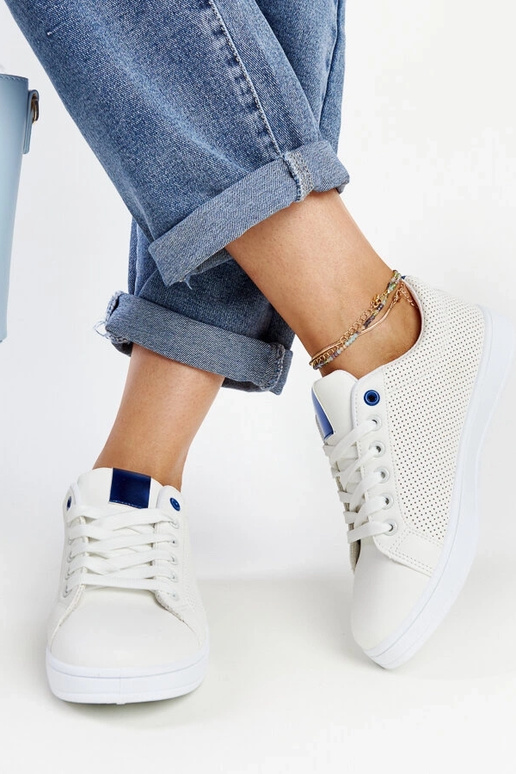 Zapatillas blancas de piel ecológica...