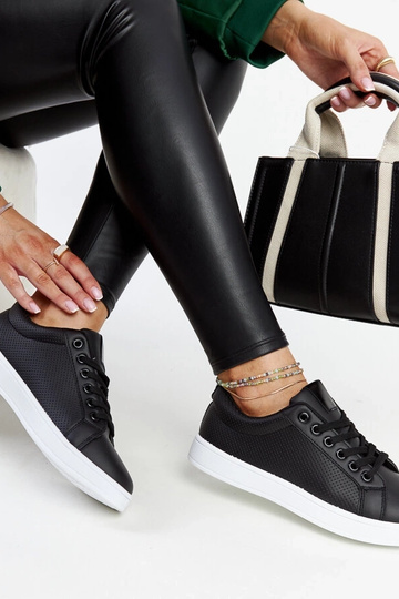 Zapatillas negras de piel... 2