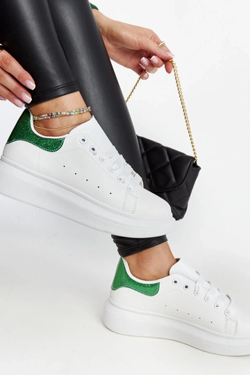 Zapatillas de piel ecológica blancas y verdes Fatimah