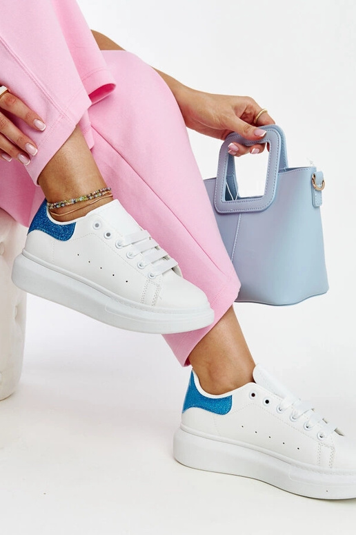 Zapatillas blancas de piel ecológica...