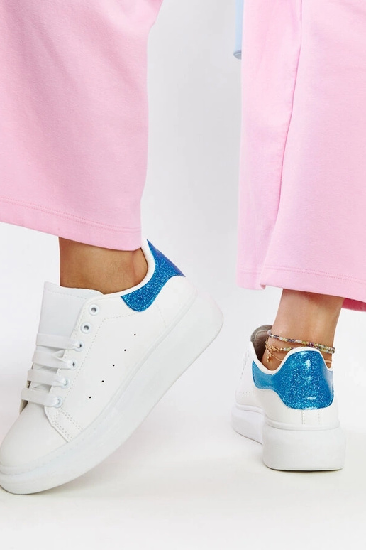 Zapatillas blancas de piel ecológica...