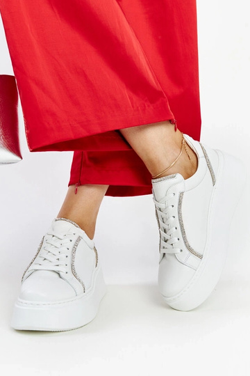 Zapatillas de cuero blancas con circonitas Karino 2