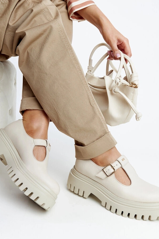 Zapatos de cuero beige Karino