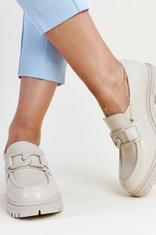 Zapatos beige con plantilla de cuero...