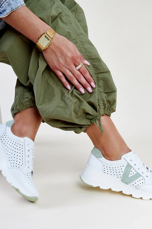 Zapatillas de cuero blancas...