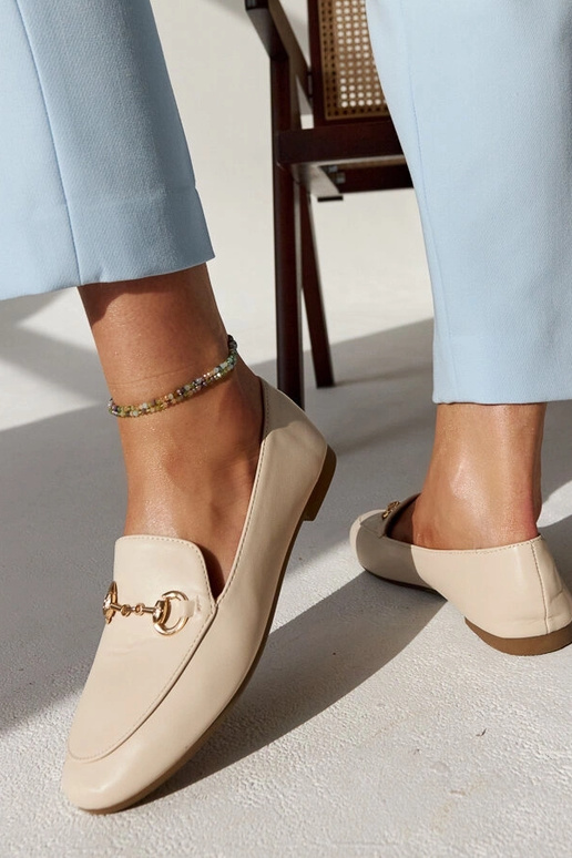 Mocasines beige con hebilla Erminia