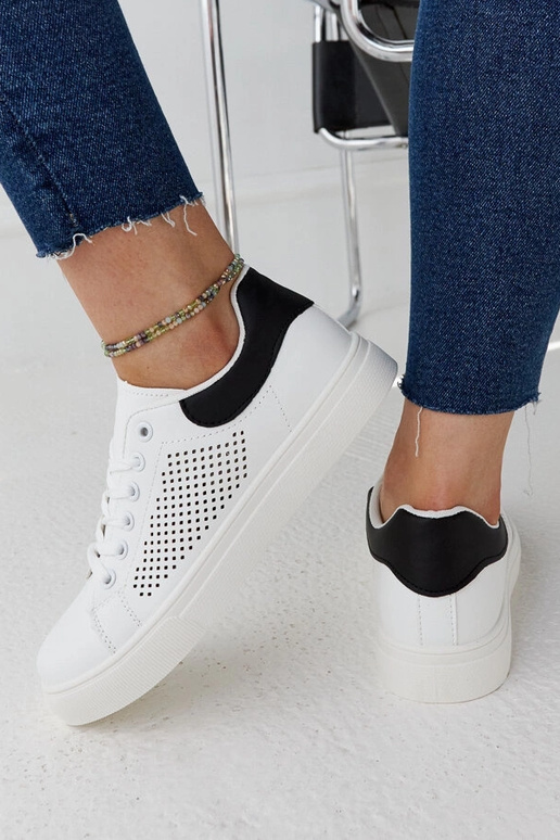 Zapatillas blancas caladas Semhar