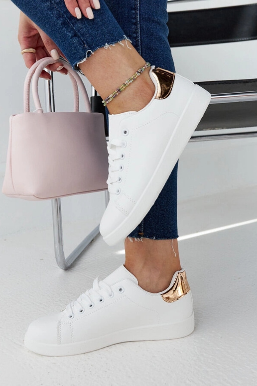 Zapatillas blancas con plataforma...