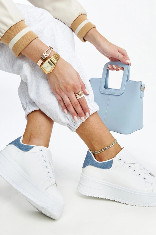 Zapatillas blancas con plataforma...