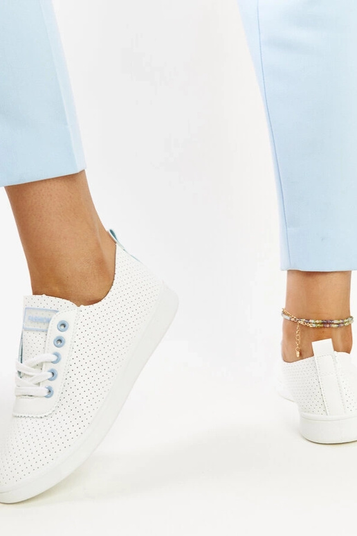 Zapatillas blancas de piel ecológica...