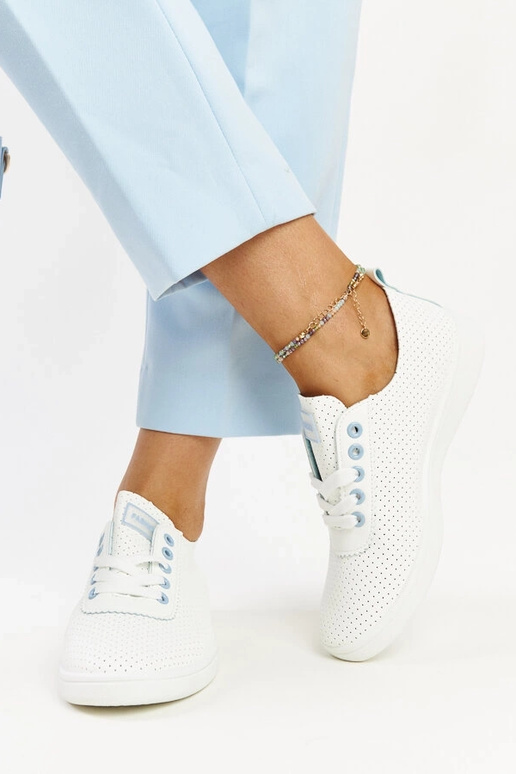 Zapatillas blancas de piel ecológica...