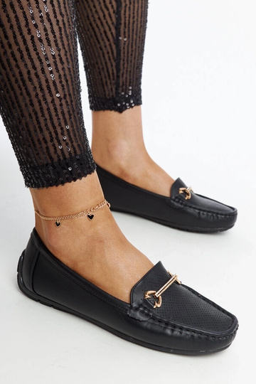 Mocasines negros con hebilla decorativa Adila