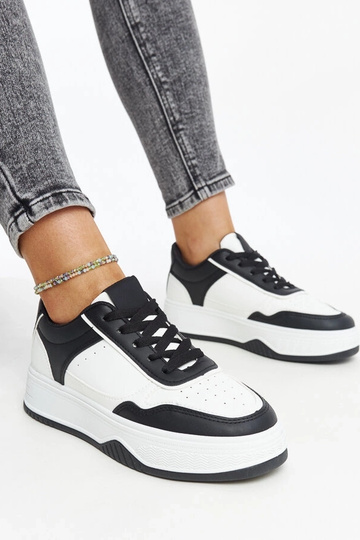 Zapatillas blancas y negras con suela más gruesa Rumai
