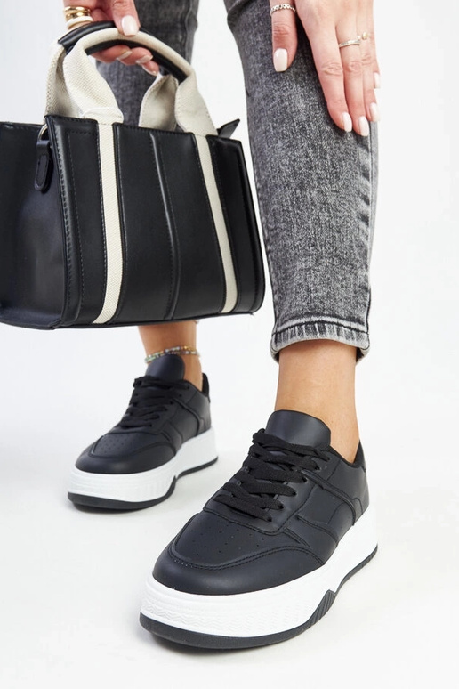 Zapatillas negras con suela más...