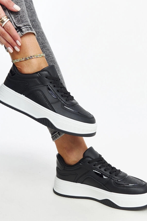 Zapatillas negras con suela más...