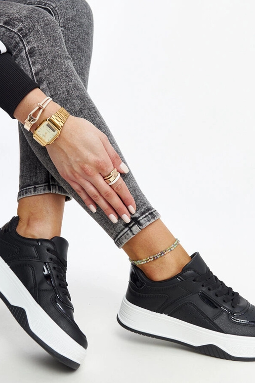 Zapatillas negras con suela más...