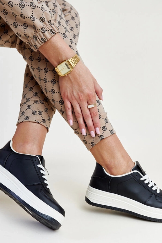 Zapatillas negras con plataforma Cvita