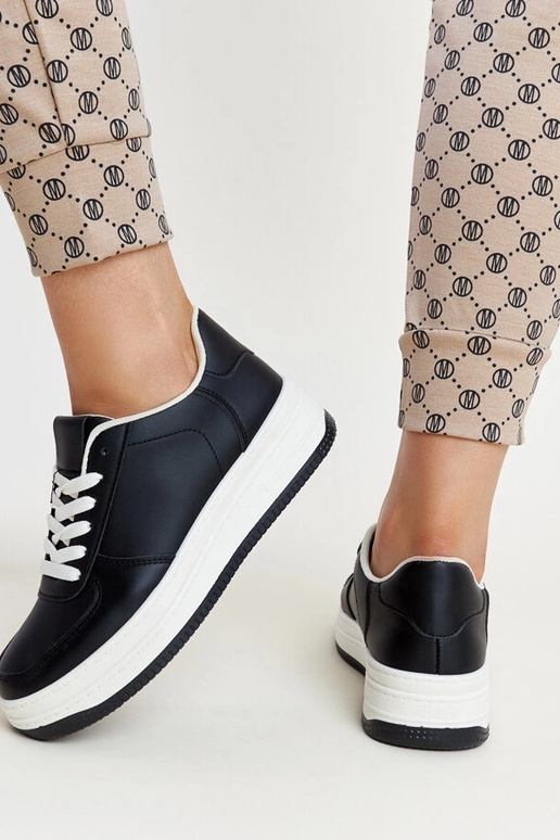 Zapatillas negras con plataforma Cvita