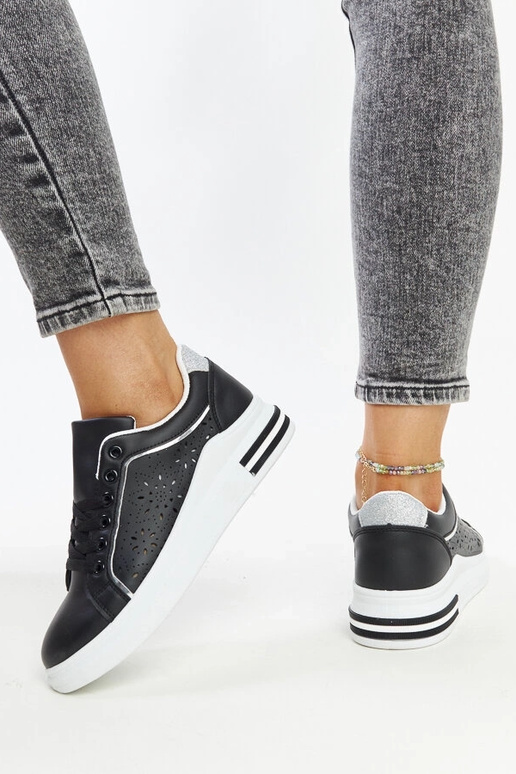 Zapatillas negras caladas con...