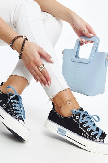 Zapatillas negras con cordones de colores Jadranka