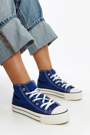Zapatillas altas azules con suela gruesa Bagy