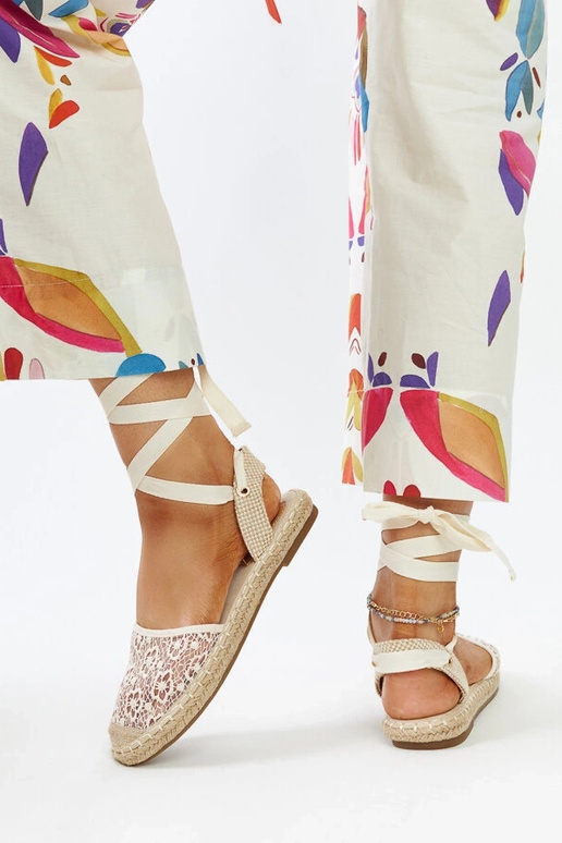 Alpargatas de punta abierta con...