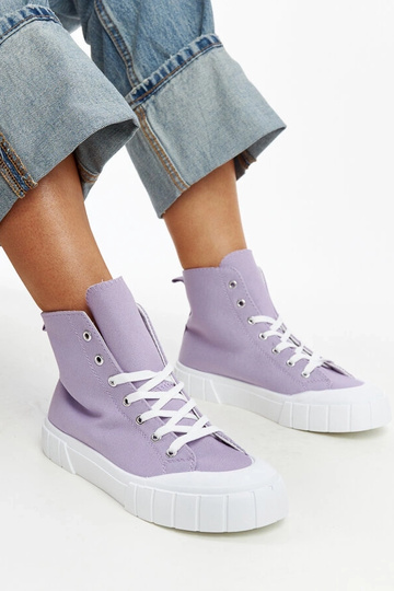 Zapatillas altas de color morado Vinka
