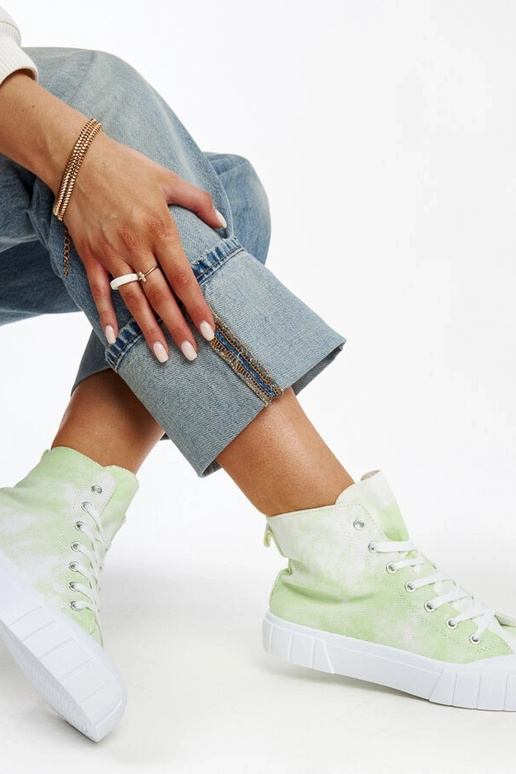 Zapatillas altas de lona verde claro...