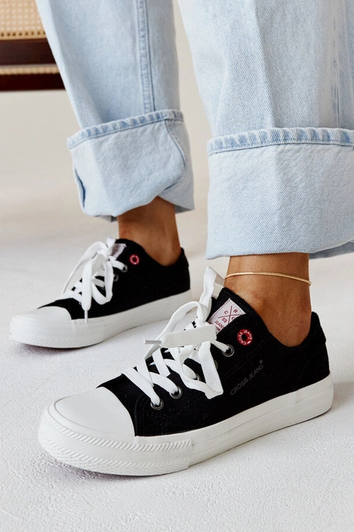 Zapatillas de mujer de tela negra...