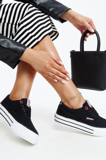 Zapatillas negras de mujer con suela gruesa CROSS JEANS