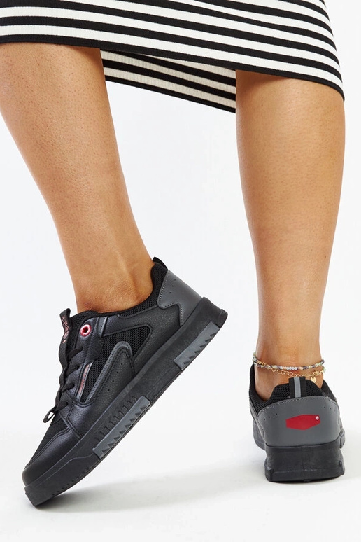 Zapatillas deportivas negras y grises...