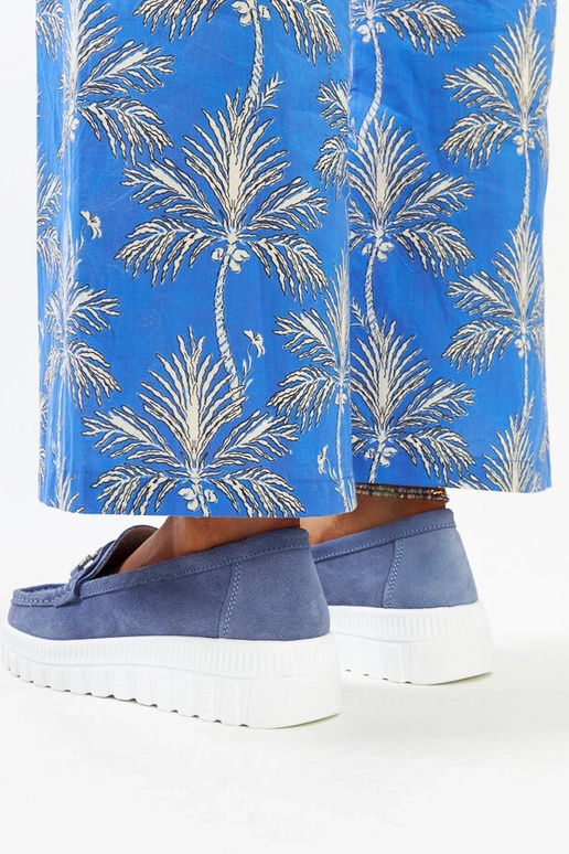 Zapatos de cuero azul con hebilla...