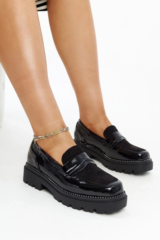 Zapatos de charol negro con plantilla...