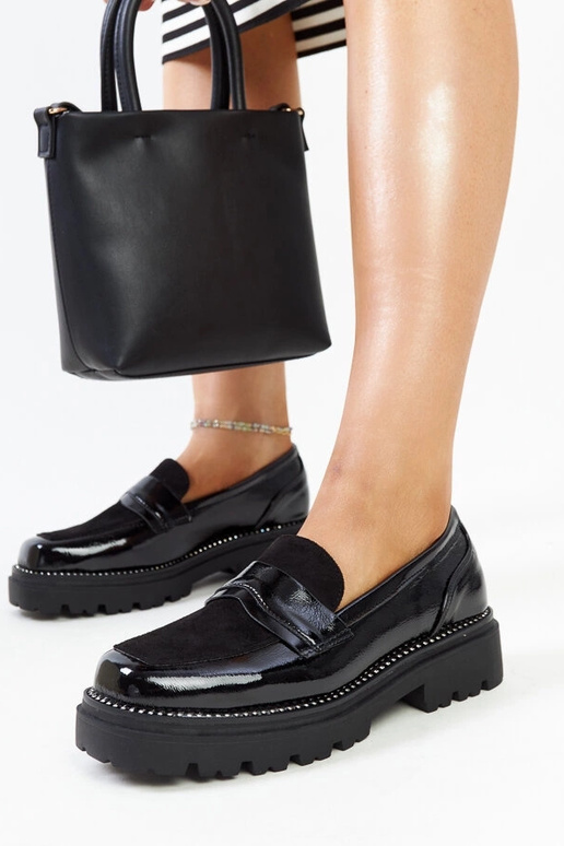 Zapatos de charol negro con plantilla...