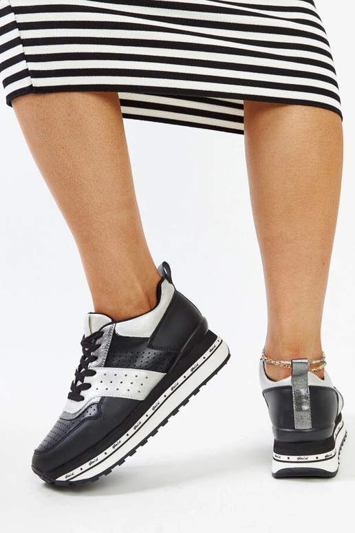 Zapatillas negras de suela alta Askalua