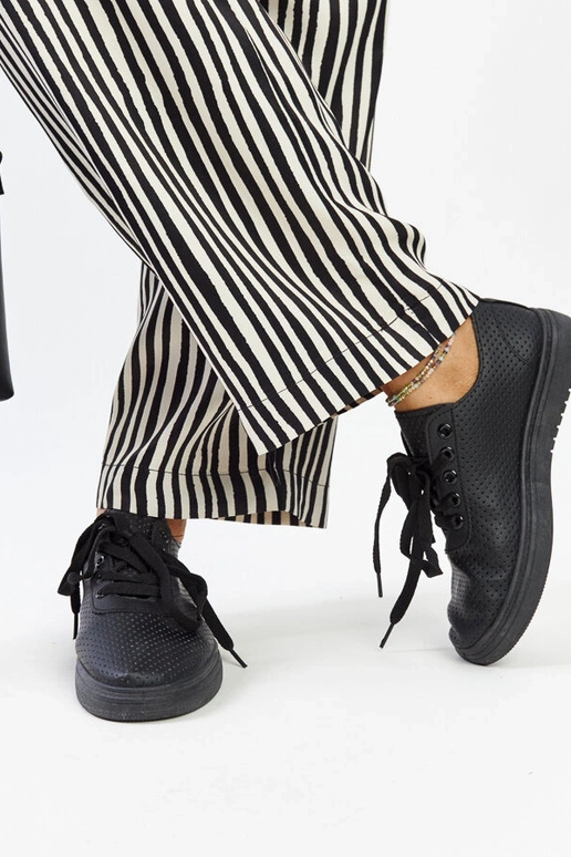 Zapatillas Segana negras caladas